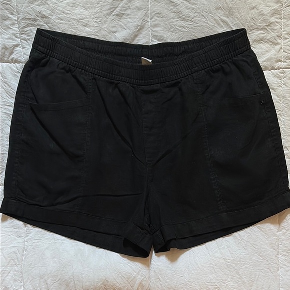Old Navy Black High Waist Shorts - Picture 1 of 4
